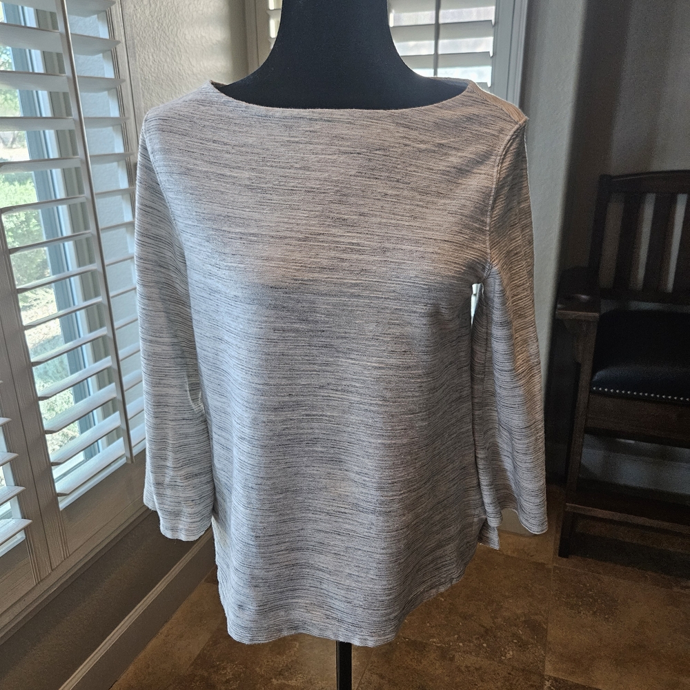 Old Navy Light Gray Knit Top